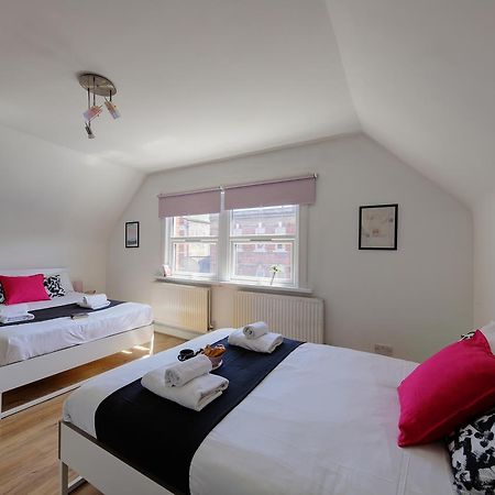 Willesden Short Let London Apartments เวมบลีย์ ภายนอก รูปภาพ