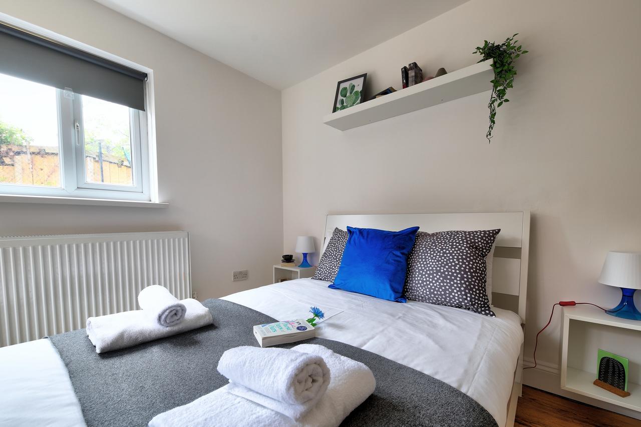 Willesden Short Let London Apartments เวมบลีย์ ภายนอก รูปภาพ