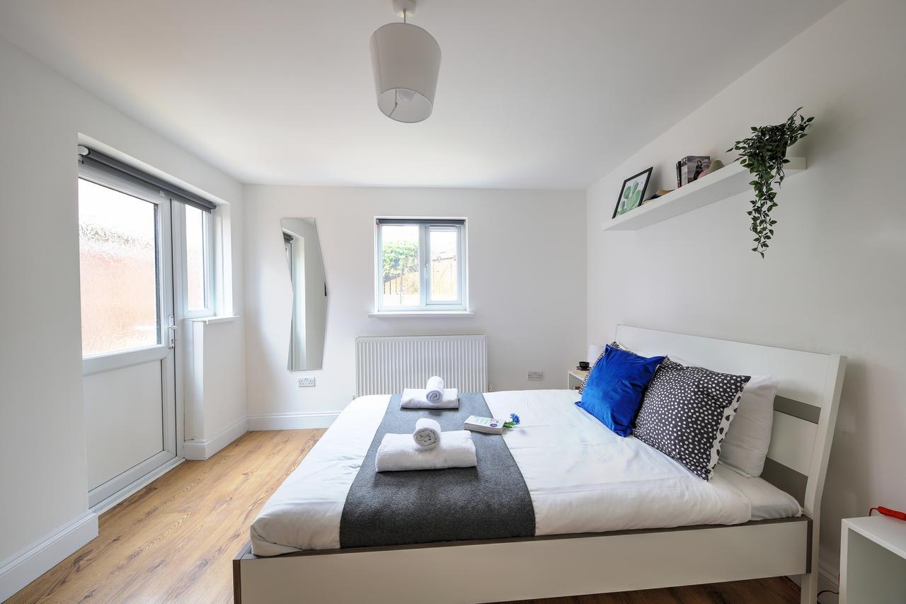 Willesden Short Let London Apartments เวมบลีย์ ภายนอก รูปภาพ