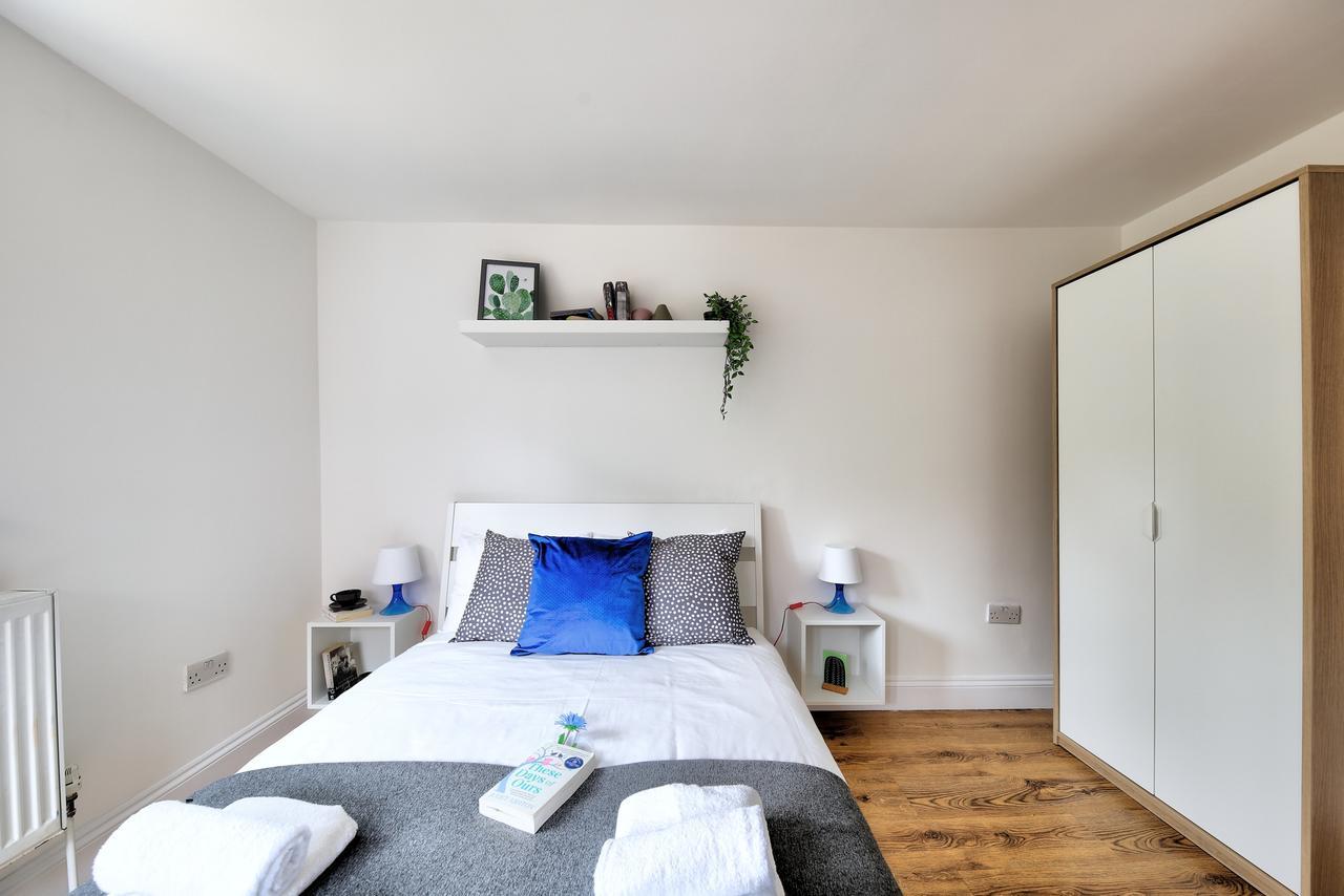 Willesden Short Let London Apartments เวมบลีย์ ภายนอก รูปภาพ